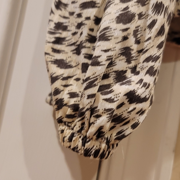 Anthropologie Leopard Cascais Off the Shoulder Top Size Small - Picture 5 of 7